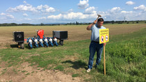 Roboty na farmě budou řídit lidé z kanceláře ve městě